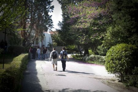 Υποτροφίες και σε πρόσφυγες από το Κολέγιο Ανατόλια