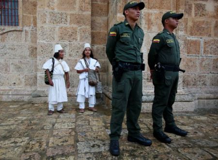 Ιστορική συμφωνία για τη λήξη του εμφυλίου στην Κολομβία