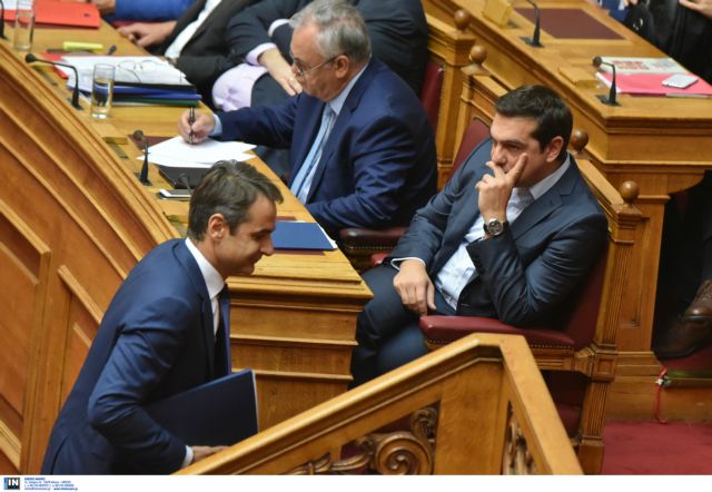 Σκληρή κόντρα Τσίπρα-Μητσοτάκη στη Βουλή