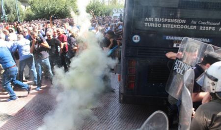 Σενάριο «καρατομήσεων» στην ΕΛ.ΑΣ. μετά τα δακρυγόνα σε συνταξιούχους