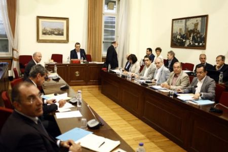 17.000 σελίδες χωρίς πολιτικές ευθύνες…