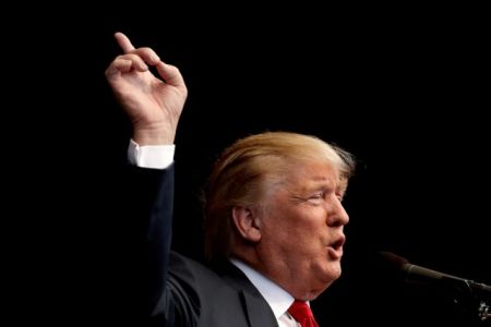 Ντόναλντ Τραμπ: Μην πεθάνετε πριν με ψηφίσετε