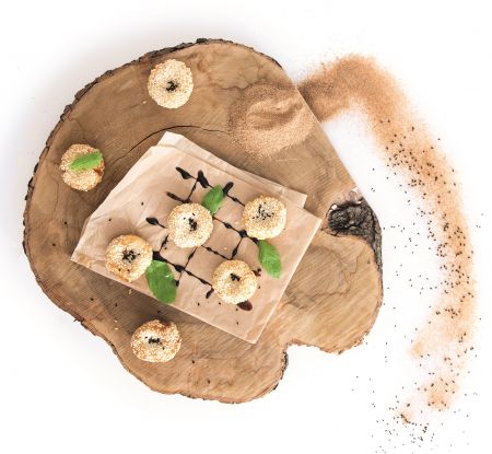 H ΠΡΟΤΑΣΗ ΤΗΣ ΗΜΕΡΑΣ Τηγανίτες με μυζήθρα σε χαρουπόμελο