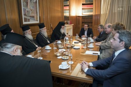 PM Tsipras and Archbishop Ieronymos try to reach mutual compromise