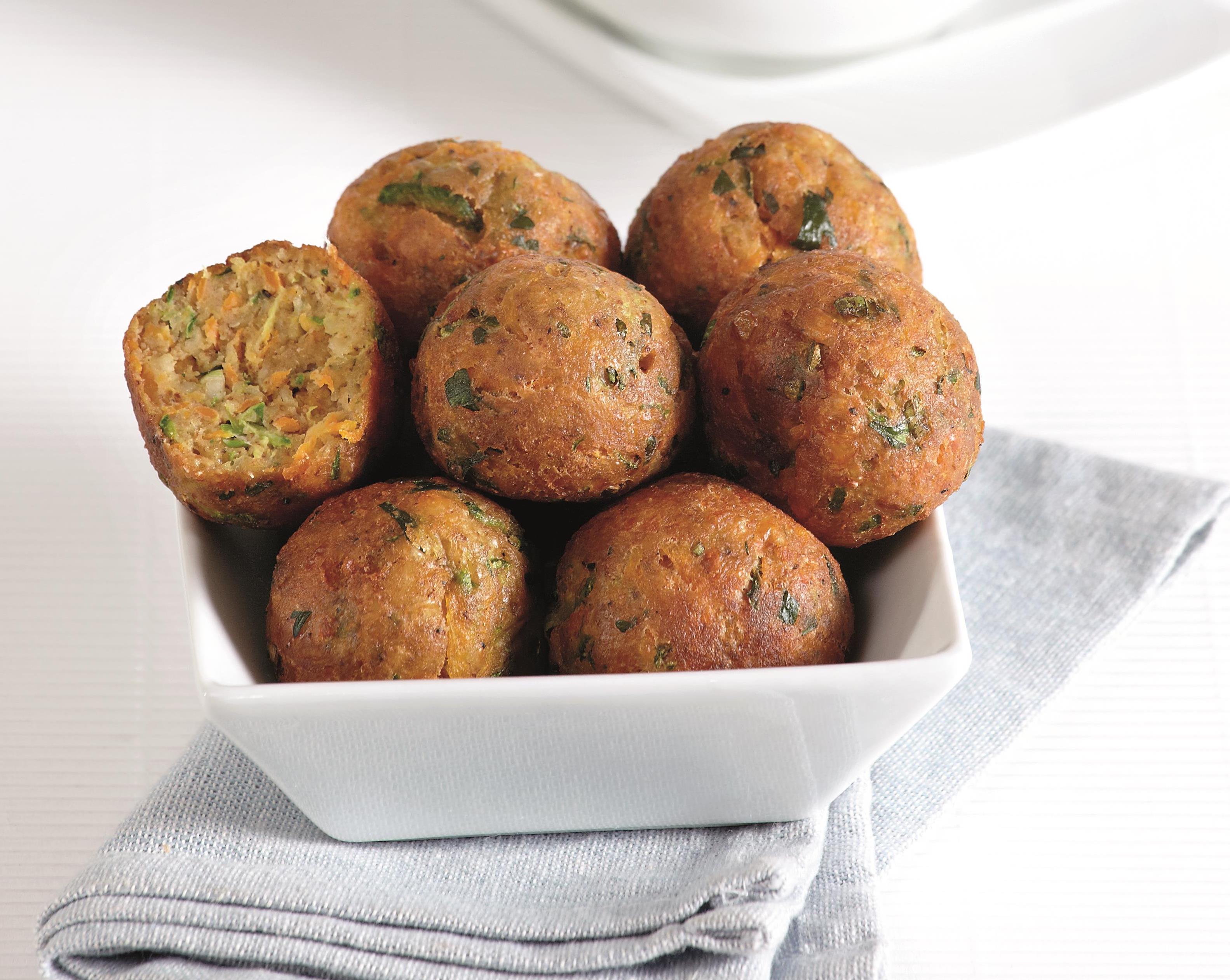 Κολοκυθοκεφτέδες με ταλαγάνι και σος γιαουρτιού