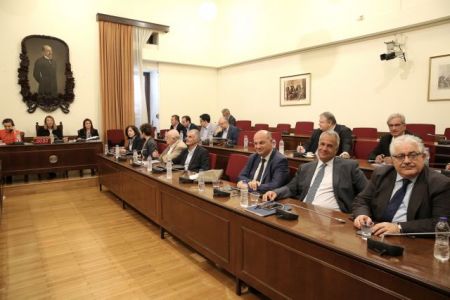 Επιτροπή Θεσμών & Διαφάνειας: Αναβάλλεται η ακρόαση των υπερθεματιστών