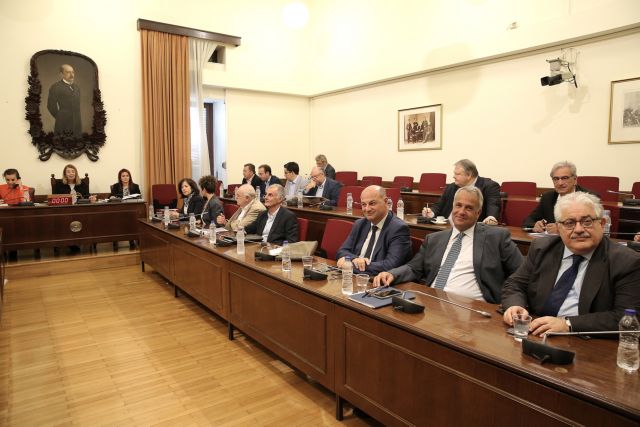 Επιτροπή Θεσμών & Διαφάνειας: Αναβάλλεται η ακρόαση των υπερθεματιστών | tovima.gr
