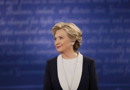 Το Foreign Policy σπάει την παράδοση ουδετερότητας και στηρίζει Χίλαρι