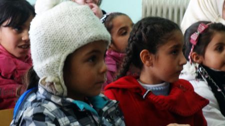 Κομισιόν: Μέτρα για προστασία προσφυγόπουλων που φτάνουν στην ΕΕ