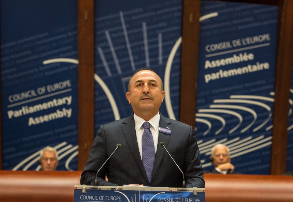 Τσαβούσογλου: Απειλές για άμεση καταγγελία της συμφωνίας Τουρκίας – ΕΕ