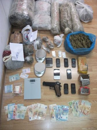 Κύκλωμα διακινούσε μεγάλες ποσότητες χασίς στα Εξάρχεια