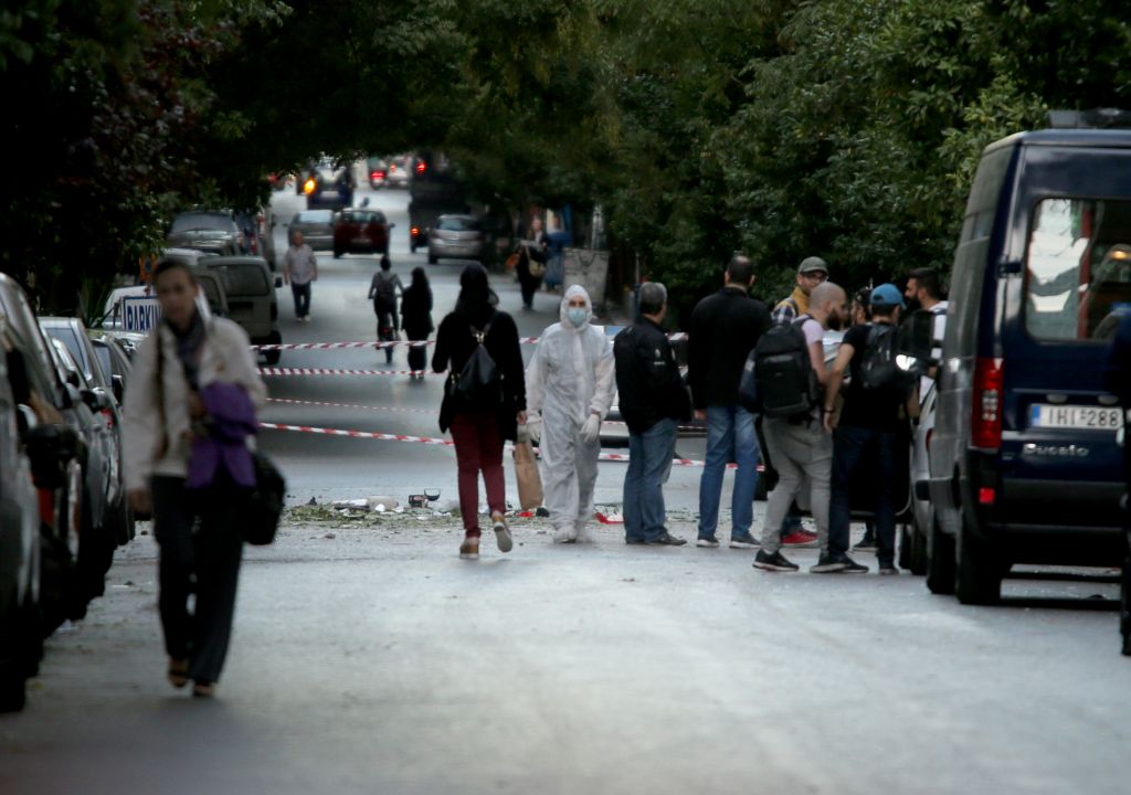 Το βιβλιοπωλείο ή η εισαγγελέας Τσατάνη ο στόχος της βόμβας στα Εξάρχεια;