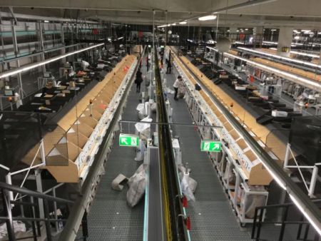 Μεταμεσονύκτιο ταξίδι με… δέματα