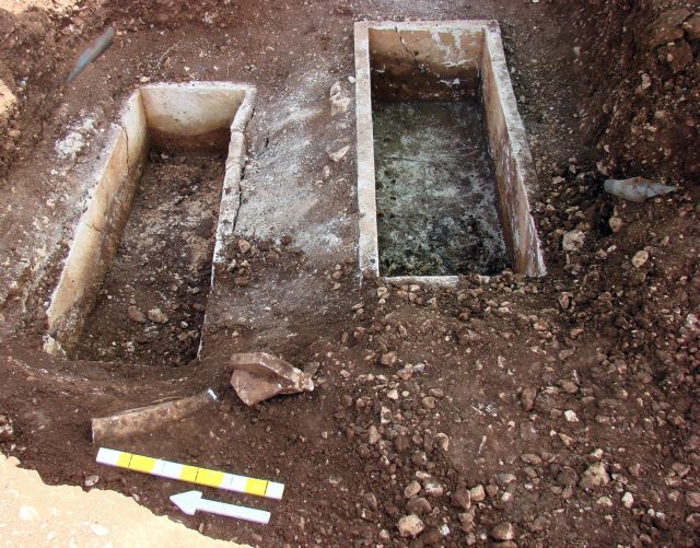 Archeologists uncover ancient tomb on the island of Ikaria | tovima.gr