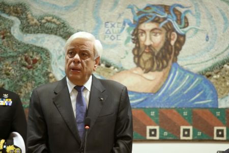 Ο ΠτΔ απαλλάσσει τους τιμωρημένους με πειθαρχικές ποινές αξιωματικούς