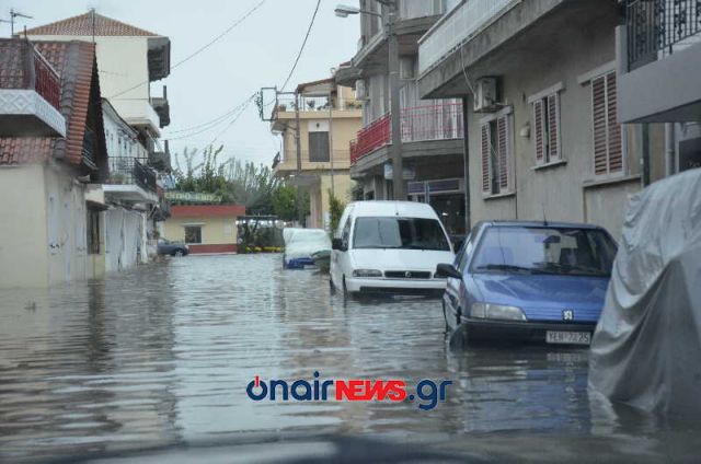 Η επόμενη μέρα μετά τις καταστροφές από την καταιγίδα στο Μεσολόγγι | tovima.gr