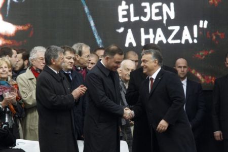 Όρμπαν κατά προσφύγων και «σοβιετοποίησης» της Ευρώπης