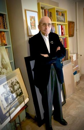 Μάνος Ελευθερίου, ο αρχειοθέτης των αναμνήσεων