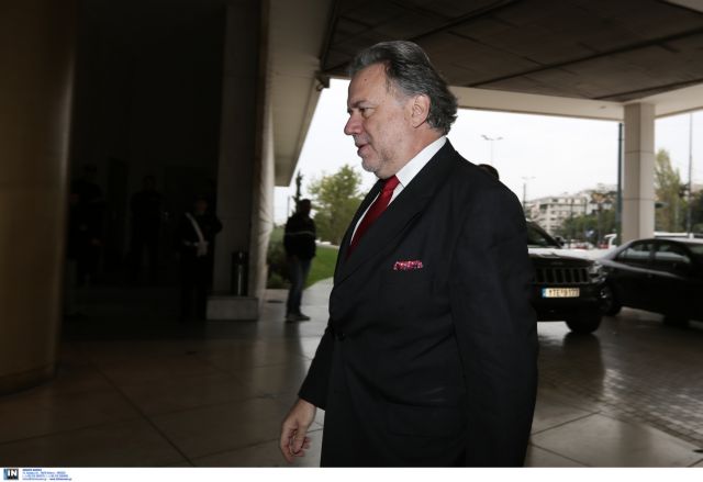 Χάσμα για απολύσεις, συμβάσεις και μισθούς