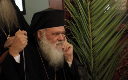 Ιερός «άξονας» Αθήνας-Κρήτης κατά Φίλη για τα θρησκευτικά