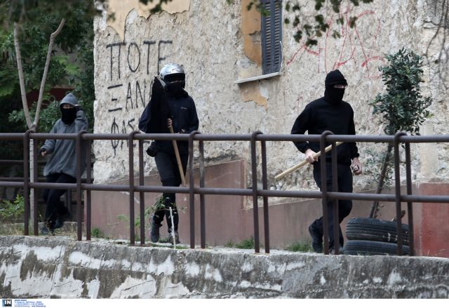 Anarchists clash with Golden Dawn supporters on Alexandras Avenue