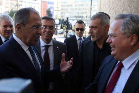 Λαβρόφ για Κυπριακό: Όχι σε τεχνητά χρονοδιαγράμματα και έξωθεν πιέσεις