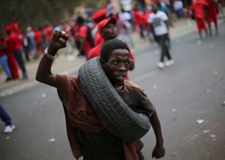 Πιέσεις κατά του προέδρου της Νοτίου Αφρικής