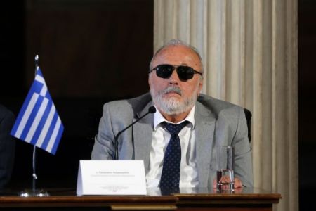 Οι φουρτούνες του κ. Κουρουμπλή στο λιμάνι του Πειραιά