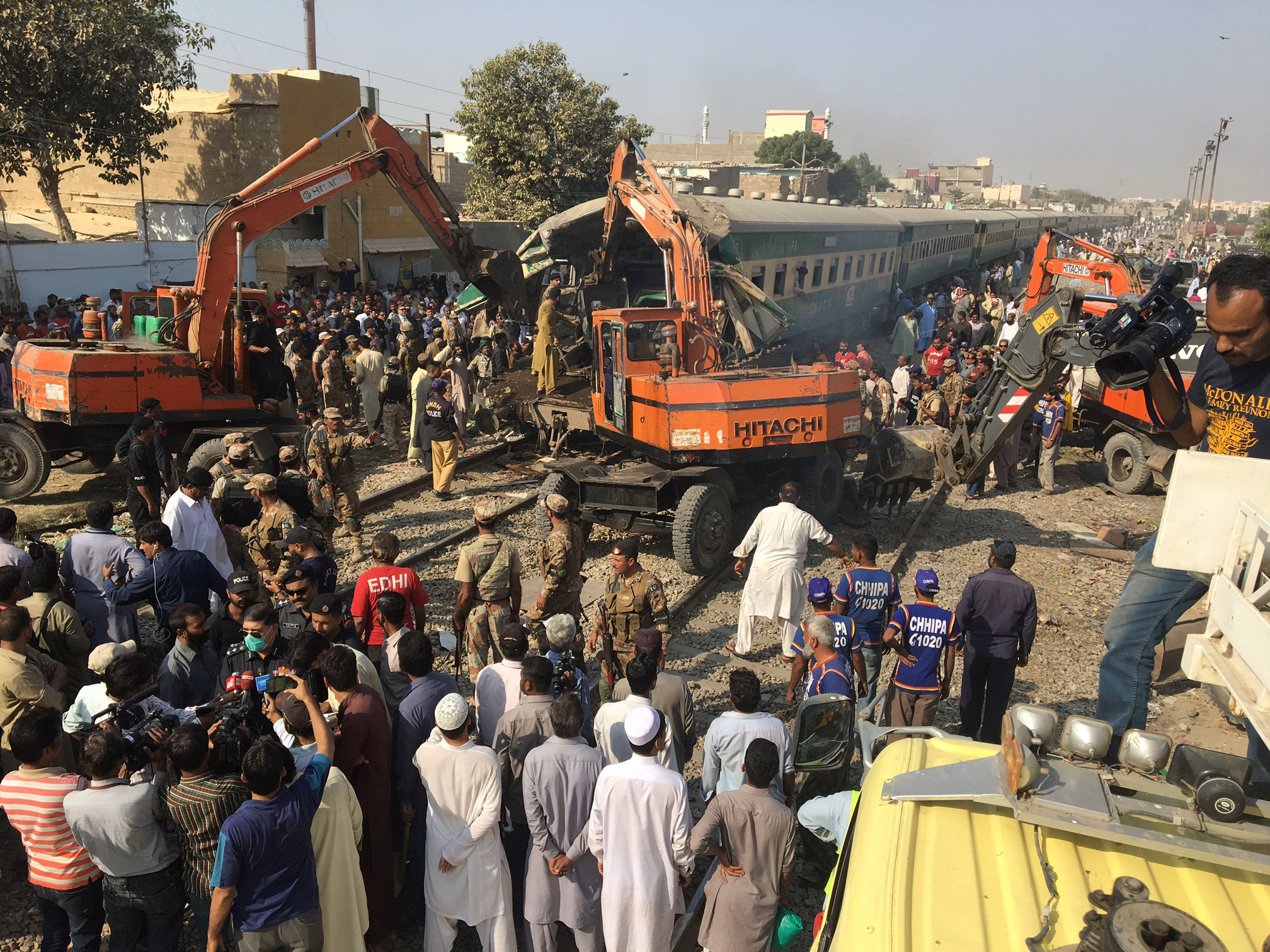 Σιδηροδρομική τραγωδία με 16 νεκρούς στο Πακιστάν