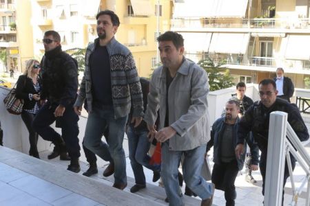 Φοβούνται για τη ζωή τους οι οκτώ τούρκοι στρατιωτικοί