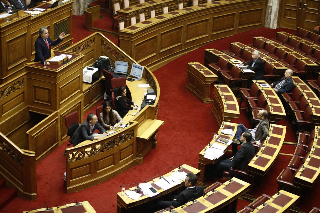 Τεταμένο το κλίμα στη Βουλή για το Ασφαλιστικό