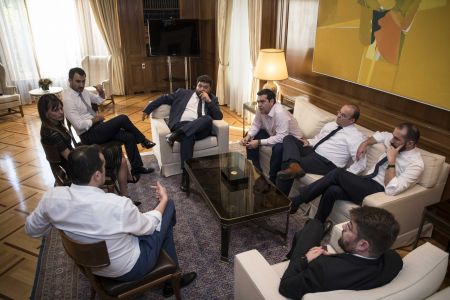 Τολμήστε και φέρτε το νέο, είπε ο πρωθυπουργός στους νέους της κυβέρνησης