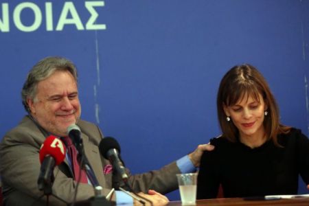 Βρώμικο πόλεμο κατά της Αχτσιόγλου καταγγέλλει ο Κατρούγκαλος