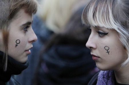 Θύματα κακοποίησης περίπου 17 εκατομμύρια γυναίκες στην ΕΕ