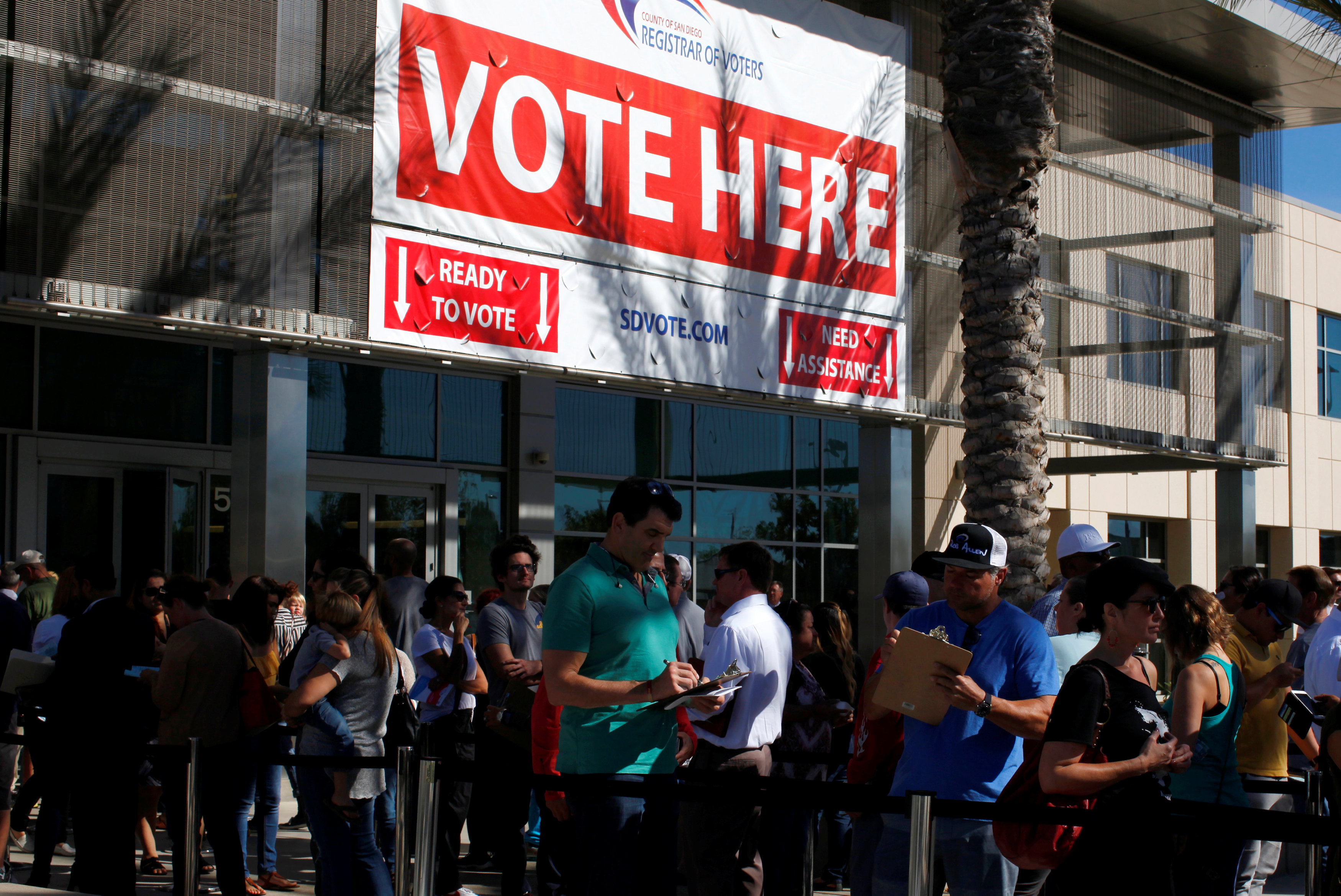 Πάνω από 46 εκατ. Αμερικανοί ψήφισαν στην «πρώιμη κάλπη»