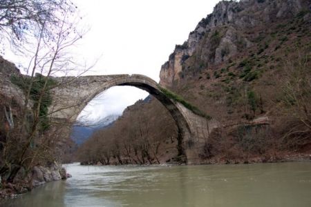 Bridge in Konitsa collapses due to heavy rainfall