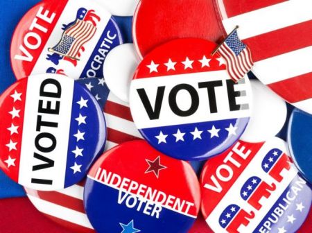 ΗΠΑ: Οι κάλπες αποκαλύπτουν ένα διχασμένο έθνος