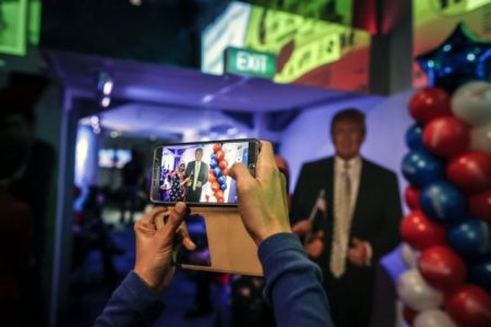 Τo Twitter, το Facebook και η νίκη του Τραμπ