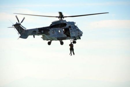 Βίντεο: Ριψοκίνδυνες πτήσεις μαχητικών πάνω από τον Φλοίσβο