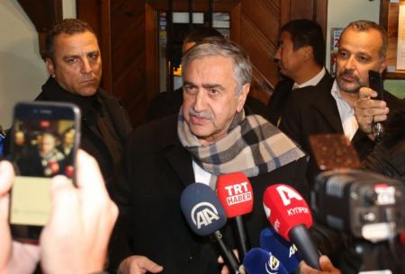 Κινήσεις από την ελληνοκυπριακή πλευρά ζητά ο Ακιντζί