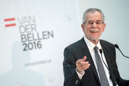 Θετική εξέλιξη στις προεδρικές εκλογές της Αυστρίας: Καθαρή νίκη του πράσινου Φαν ντερ Μπέλεν