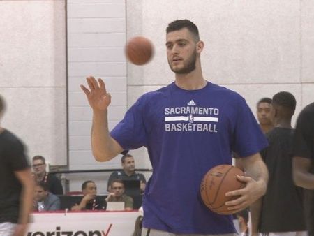 Κλήθηκε ξανά στο ρόστερ των Κινγκς ο Παπαγιάννης