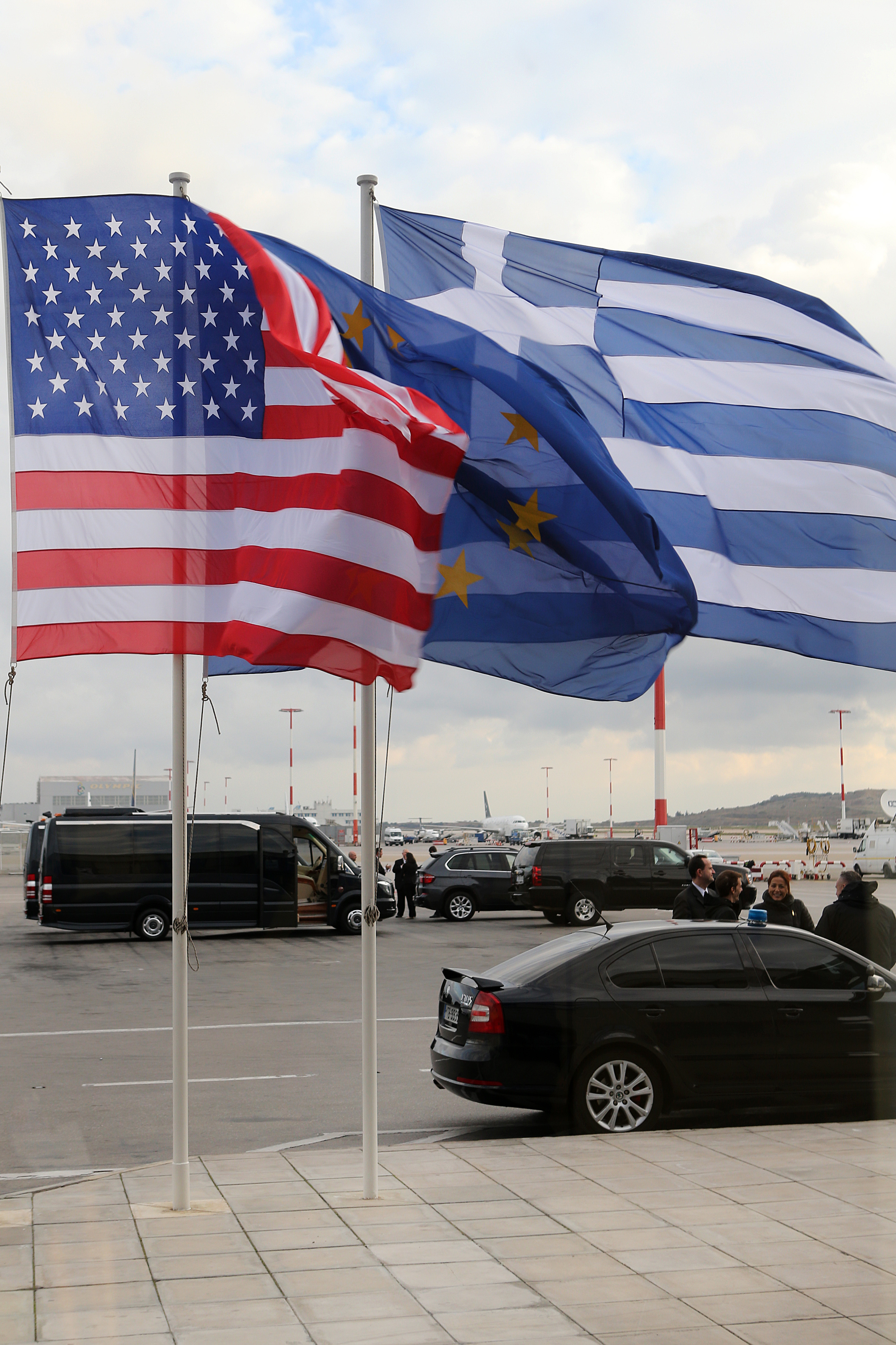 Ακόμη πιο κοντά Ελλάδα και ΗΠΑ στον αμυντικό τομέα