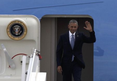 US President Barack Obama arrives in Athens