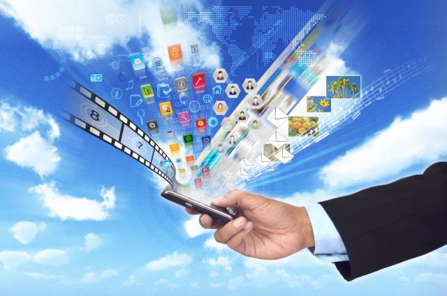 7 στους 10 συνδέονται στο Internet από φορητή συσκευή