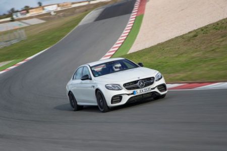 Μercedes-AMG E 63 S 4MATIC+: Ο κόσμος δεν είναι αρκετός