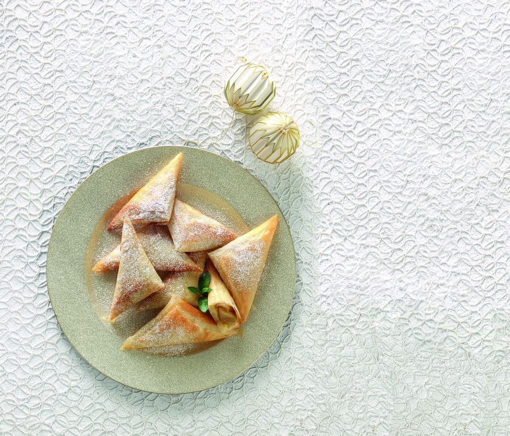 Μπουγατσάκια με καραμελωμένα φιρίκια