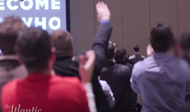 «Hail Trump» σε εκδήλωση νεοναζιστών της «εναλλακτικής δεξιάς»