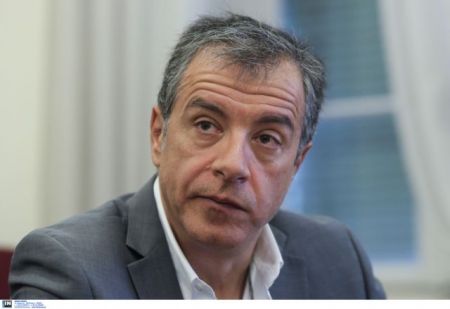 Θεοδωράκης: Η κυβέρνηση δεν κάνει διαπραγμάτευση