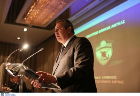 Καμμένος: Δεν υπάρχει θέμα υποχρεωτικής στράτευσης στα 18